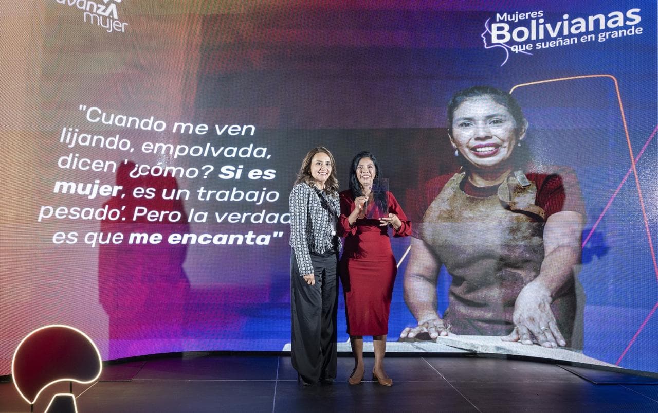 BancoSol recibe reconocimiento global por impulsar la inclusión financiera de mujeres