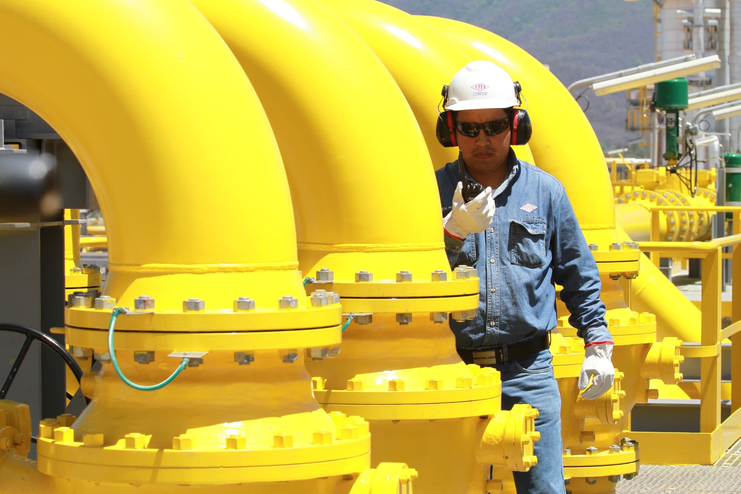 YPFB inicia operación de tránsito de gas argentino a Brasil y transportará hasta 4,5 millones de metros cúbicos de gas