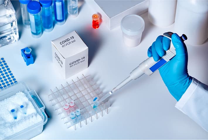 FARMACIAS Y LABORATORIOS A LA VANGUARDIA DE LA SALUD